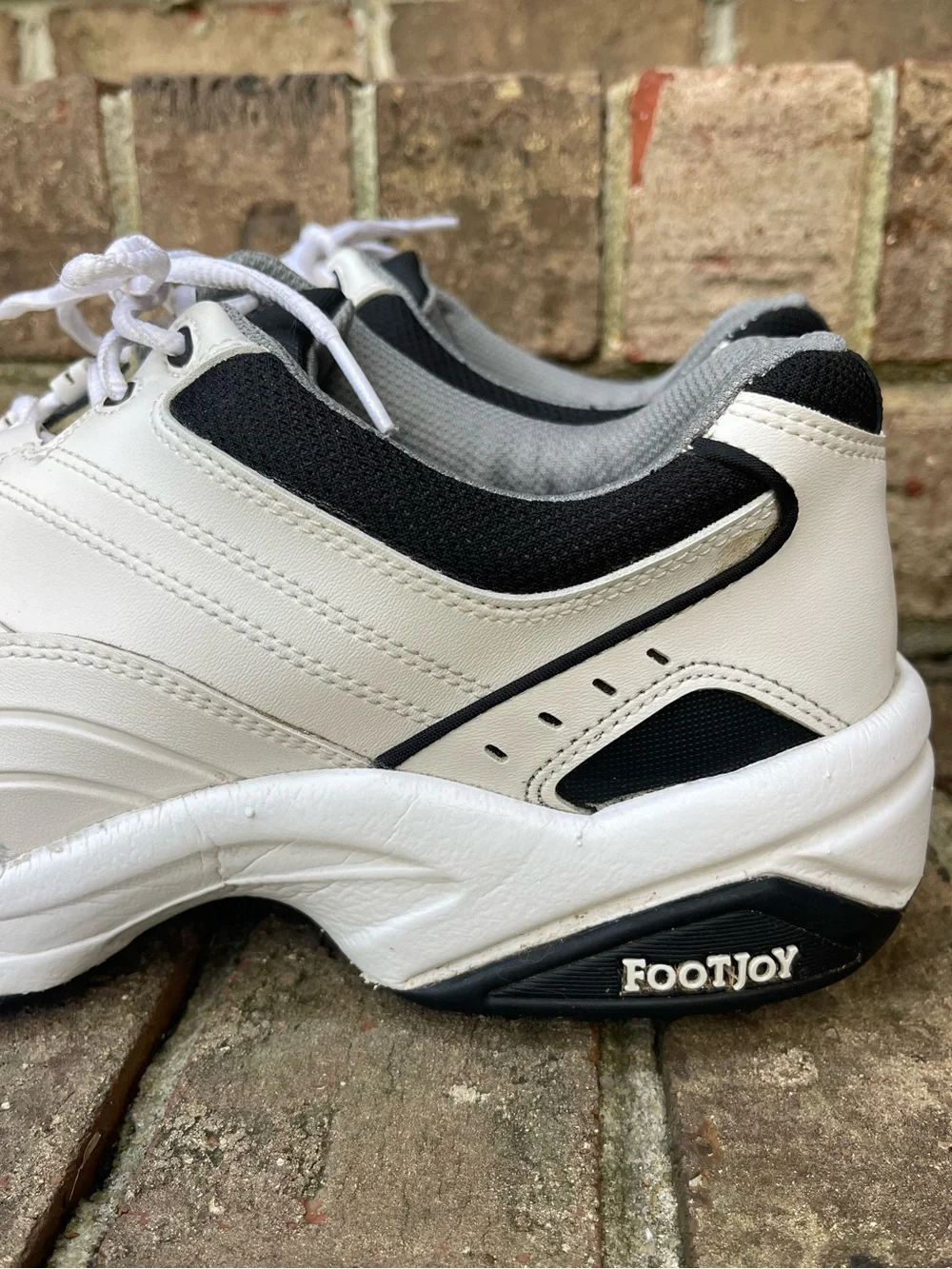 FootJoy Men’s Golf Shoes Size 10 White Black Spiked Leather 45428